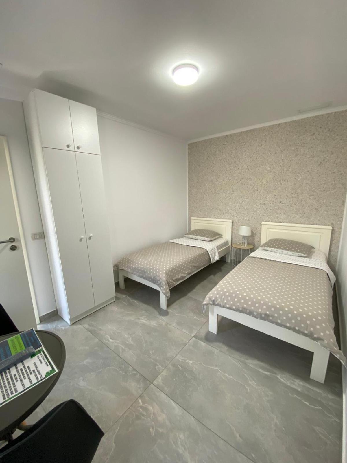 Kevin&Jessica Rooms Giarmata Luaran gambar
